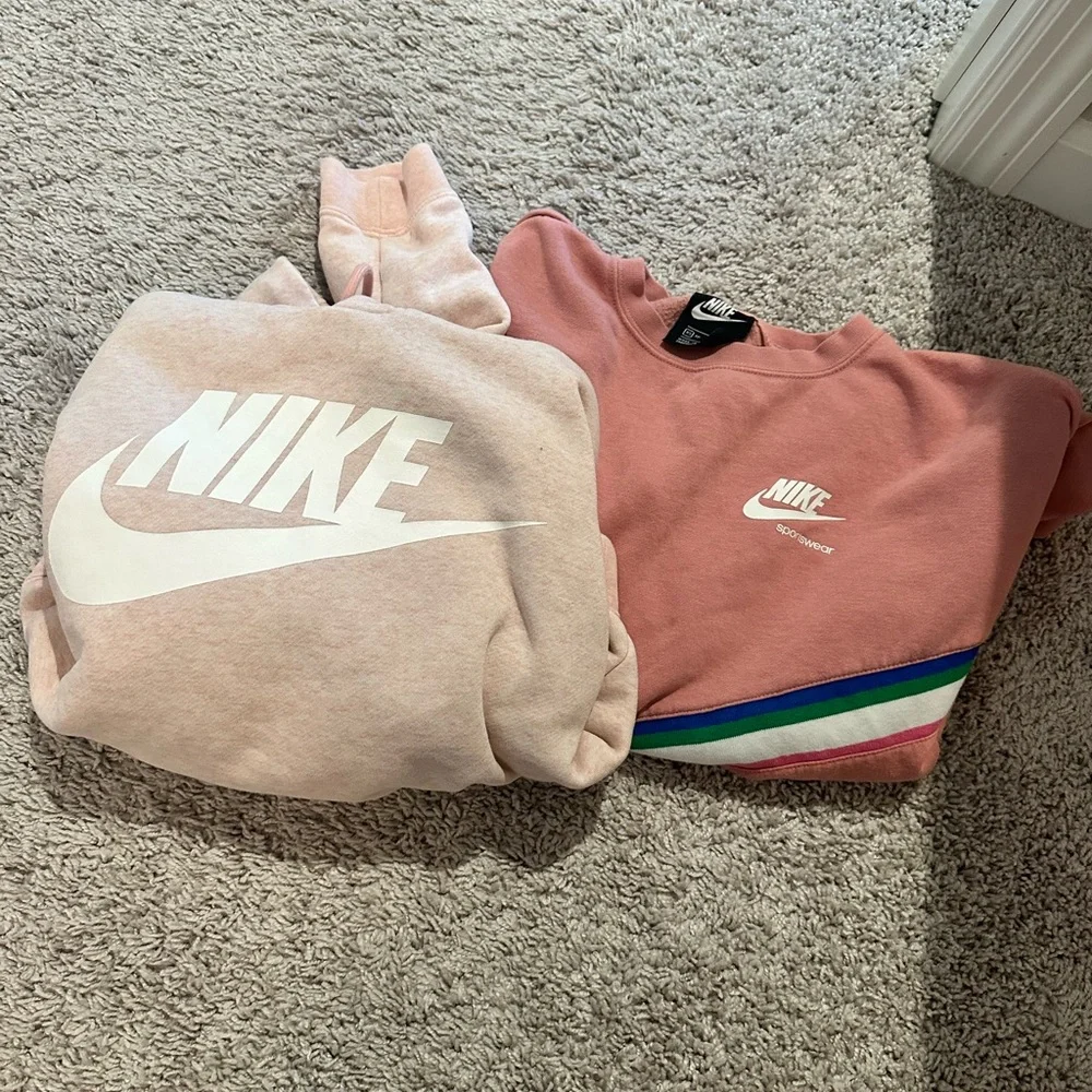 Bundle of cropped Nike sweatshirts - Picture 1 of 3